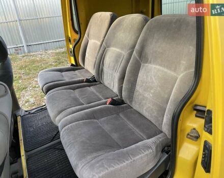 Желтый Рено Кенгу, объемом двигателя 1.46 л и пробегом 486 тыс. км за 2650 $, фото 7 на Automoto.ua