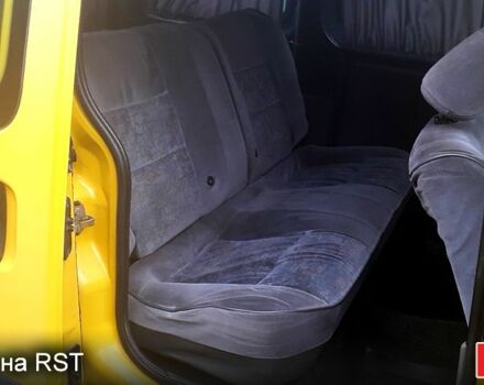 Желтый Рено Кенгу, объемом двигателя 1.9 л и пробегом 258 тыс. км за 3300 $, фото 4 на Automoto.ua