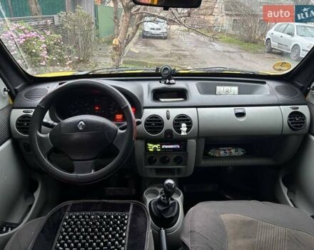 Желтый Рено Кенгу, объемом двигателя 1.46 л и пробегом 136 тыс. км за 3600 $, фото 7 на Automoto.ua