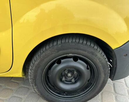 Желтый Рено Кенгу, объемом двигателя 1.46 л и пробегом 412 тыс. км за 2650 $, фото 3 на Automoto.ua