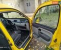 Желтый Рено Кенгу, объемом двигателя 1.5 л и пробегом 200 тыс. км за 2300 $, фото 11 на Automoto.ua