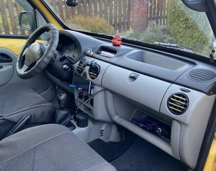 Желтый Рено Кенгу, объемом двигателя 1.5 л и пробегом 240 тыс. км за 4350 $, фото 6 на Automoto.ua