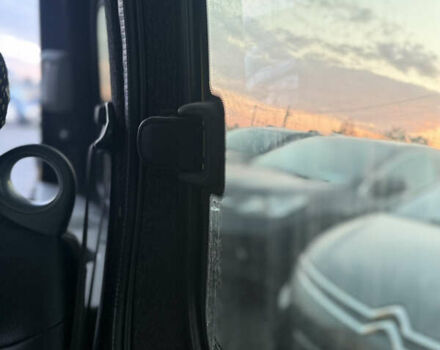 Рено Кєнгу 2005 у Каменце-Подольском на Automoto.ua Жовтий Рено Кєнгу, об'ємом двигуна 1.6 л та пробігом 190 тис. км за 4800 $, фото 10 на Automoto.ua