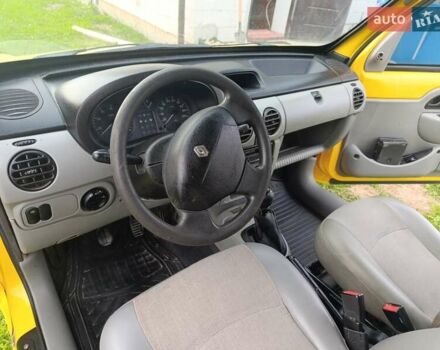 Желтый Рено Кенгу, объемом двигателя 1.46 л и пробегом 311 тыс. км за 2900 $, фото 12 на Automoto.ua