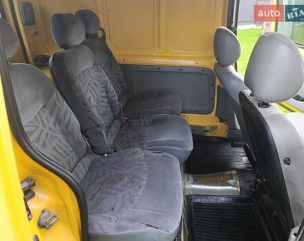 Желтый Рено Кенгу, объемом двигателя 1.46 л и пробегом 311 тыс. км за 2900 $, фото 14 на Automoto.ua