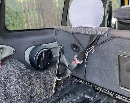 Желтый Рено Кенгу, объемом двигателя 1.5 л и пробегом 240 тыс. км за 4350 $, фото 8 на Automoto.ua