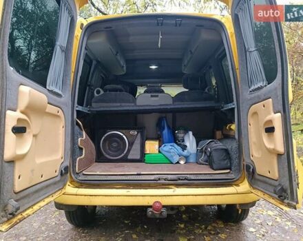 Желтый Рено Кенгу, объемом двигателя 1.5 л и пробегом 260 тыс. км за 4200 $, фото 4 на Automoto.ua