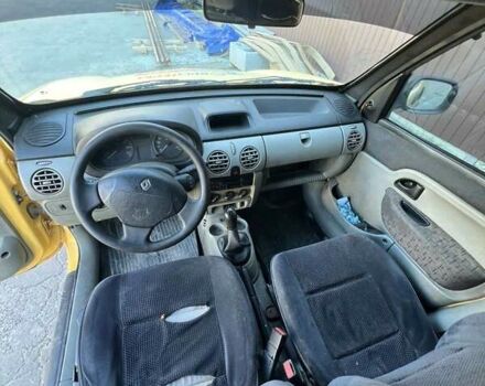 Желтый Рено Кенгу, объемом двигателя 1.46 л и пробегом 217 тыс. км за 2700 $, фото 16 на Automoto.ua