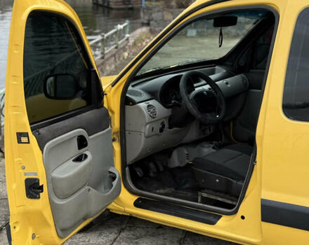 Желтый Рено Кенгу, объемом двигателя 1.46 л и пробегом 230 тыс. км за 3999 $, фото 10 на Automoto.ua