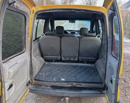 Желтый Рено Кенгу, объемом двигателя 1.5 л и пробегом 364 тыс. км за 3800 $, фото 8 на Automoto.ua