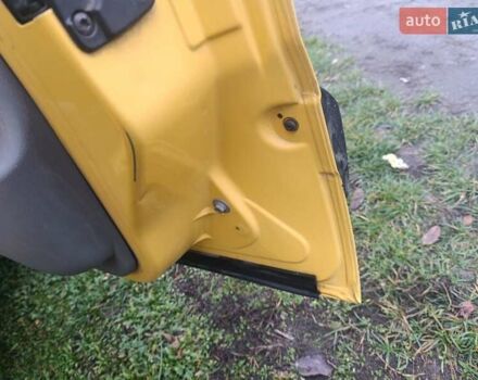 Желтый Рено Кенгу, объемом двигателя 1.5 л и пробегом 340 тыс. км за 3200 $, фото 11 на Automoto.ua
