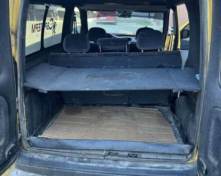 Желтый Рено Кенгу, объемом двигателя 1.46 л и пробегом 217 тыс. км за 2700 $, фото 15 на Automoto.ua