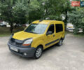 Желтый Рено Кенгу, объемом двигателя 1.46 л и пробегом 302 тыс. км за 4700 $, фото 1 на Automoto.ua