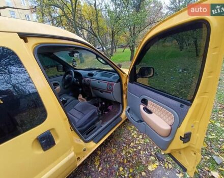Желтый Рено Кенгу, объемом двигателя 1.5 л и пробегом 260 тыс. км за 4200 $, фото 8 на Automoto.ua