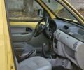 Желтый Рено Кенгу, объемом двигателя 1.46 л и пробегом 311 тыс. км за 4300 $, фото 4 на Automoto.ua
