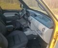 Желтый Рено Кенгу, объемом двигателя 1.46 л и пробегом 200 тыс. км за 3800 $, фото 8 на Automoto.ua