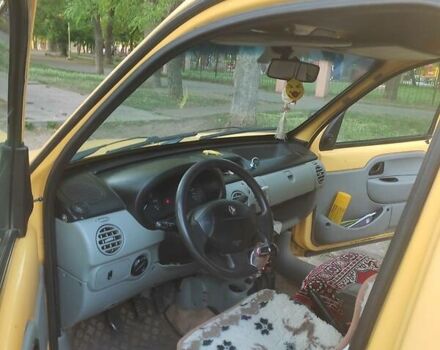 Желтый Рено Кенгу, объемом двигателя 1.5 л и пробегом 250 тыс. км за 3500 $, фото 5 на Automoto.ua