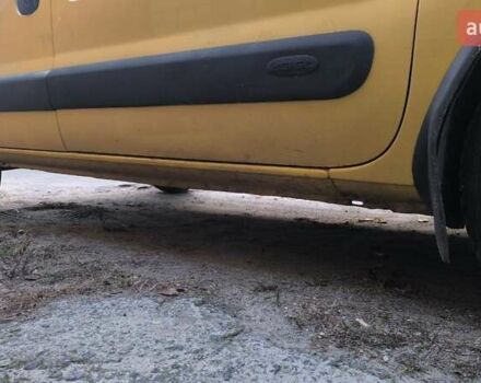 Желтый Рено Кенгу, объемом двигателя 1.5 л и пробегом 320 тыс. км за 4400 $, фото 4 на Automoto.ua