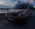 Желтый Рено Кенгу, объемом двигателя 1.5 л и пробегом 200 тыс. км за 4000 $, фото 1 на Automoto.ua