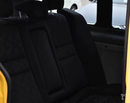 Жовтий Рено Кєнгу, об'ємом двигуна 1.5 л та пробігом 177 тис. км за 5200 $, фото 12 на Automoto.ua