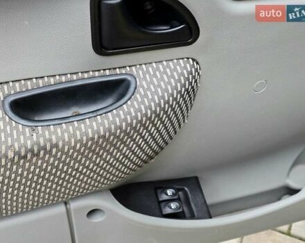 Желтый Рено Кенгу, объемом двигателя 1.46 л и пробегом 200 тыс. км за 3300 $, фото 8 на Automoto.ua