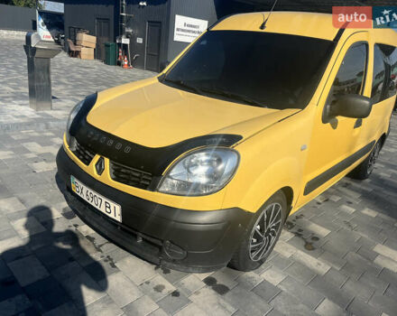 Желтый Рено Кенгу, объемом двигателя 1.46 л и пробегом 270 тыс. км за 3300 $, фото 2 на Automoto.ua