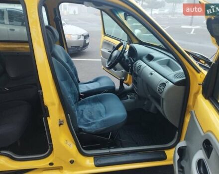 Желтый Рено Кенгу, объемом двигателя 1.5 л и пробегом 303 тыс. км за 3500 $, фото 7 на Automoto.ua