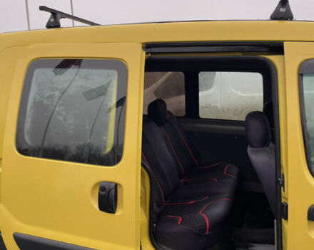 Желтый Рено Кенгу, объемом двигателя 1.5 л и пробегом 220 тыс. км за 4300 $, фото 8 на Automoto.ua