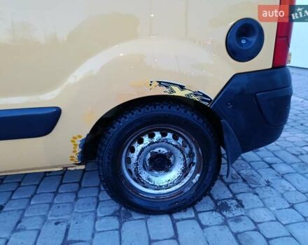 Желтый Рено Кенгу, объемом двигателя 1.46 л и пробегом 280 тыс. км за 3299 $, фото 4 на Automoto.ua