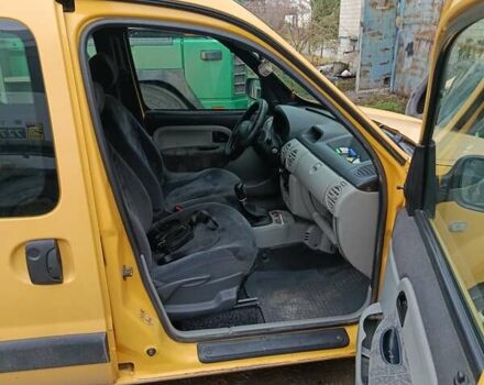 Желтый Рено Кенгу, объемом двигателя 1.46 л и пробегом 281 тыс. км за 3300 $, фото 8 на Automoto.ua