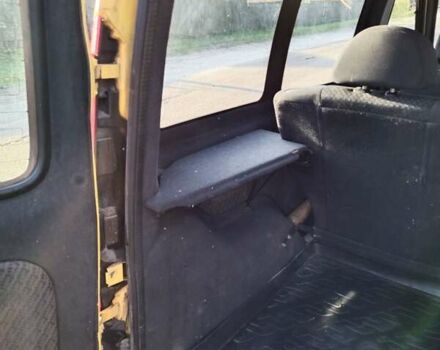 Желтый Рено Кенгу, объемом двигателя 1.5 л и пробегом 158 тыс. км за 4300 $, фото 7 на Automoto.ua