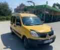 Желтый Рено Кенгу, объемом двигателя 1.5 л и пробегом 305 тыс. км за 3050 $, фото 1 на Automoto.ua