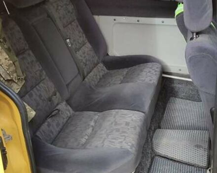 Желтый Рено Кенгу, объемом двигателя 1.5 л и пробегом 204 тыс. км за 4500 $, фото 5 на Automoto.ua