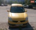 Желтый Рено Кенгу, объемом двигателя 1.5 л и пробегом 225 тыс. км за 3600 $, фото 1 на Automoto.ua