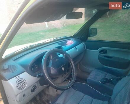 Желтый Рено Кенгу, объемом двигателя 1.5 л и пробегом 150 тыс. км за 3800 $, фото 4 на Automoto.ua