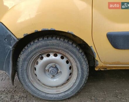 Желтый Рено Кенгу, объемом двигателя 1.46 л и пробегом 281 тыс. км за 3300 $, фото 2 на Automoto.ua