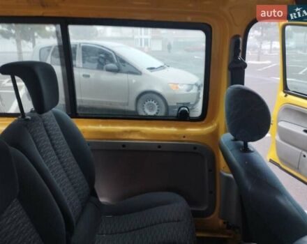 Желтый Рено Кенгу, объемом двигателя 1.5 л и пробегом 303 тыс. км за 3500 $, фото 15 на Automoto.ua