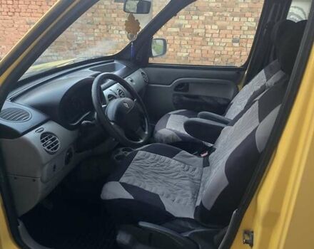 Жовтий Рено Кєнгу, об'ємом двигуна 1.46 л та пробігом 187 тис. км за 3800 $, фото 6 на Automoto.ua