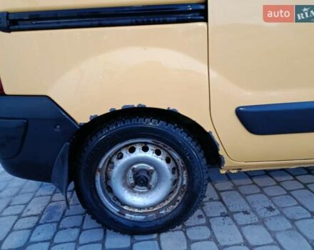 Желтый Рено Кенгу, объемом двигателя 1.46 л и пробегом 280 тыс. км за 3299 $, фото 6 на Automoto.ua