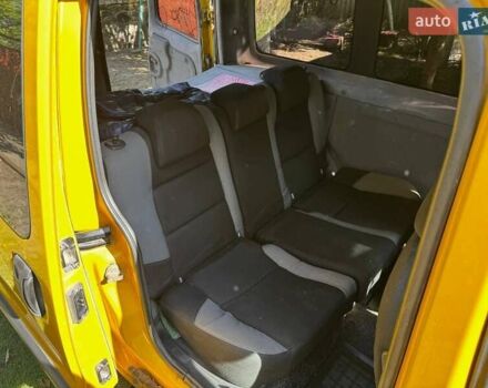 Желтый Рено Кенгу, объемом двигателя 1.46 л и пробегом 232 тыс. км за 4300 $, фото 1 на Automoto.ua