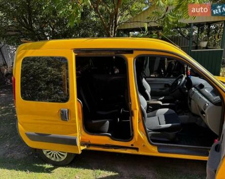 Желтый Рено Кенгу, объемом двигателя 1.46 л и пробегом 232 тыс. км за 4300 $, фото 6 на Automoto.ua