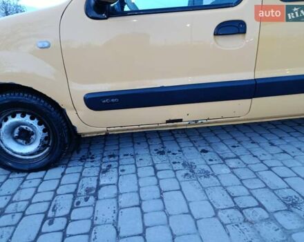 Желтый Рено Кенгу, объемом двигателя 1.46 л и пробегом 280 тыс. км за 3299 $, фото 5 на Automoto.ua