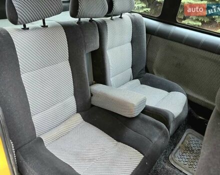 Желтый Рено Кенгу, объемом двигателя 1.46 л и пробегом 200 тыс. км за 3300 $, фото 14 на Automoto.ua