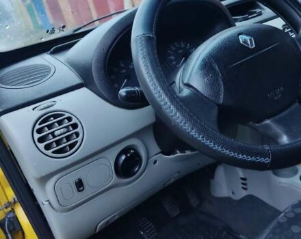 Желтый Рено Кенгу, объемом двигателя 1.5 л и пробегом 290 тыс. км за 4950 $, фото 4 на Automoto.ua