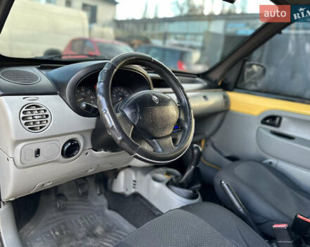 Желтый Рено Кенгу, объемом двигателя 1.46 л и пробегом 299 тыс. км за 3850 $, фото 29 на Automoto.ua