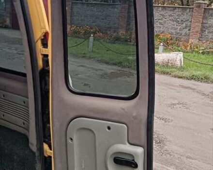 Желтый Рено Кенгу, объемом двигателя 1.5 л и пробегом 339 тыс. км за 3550 $, фото 34 на Automoto.ua