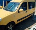 Желтый Рено Кенгу, объемом двигателя 1.5 л и пробегом 300 тыс. км за 2600 $, фото 1 на Automoto.ua