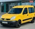 Желтый Рено Кенгу, объемом двигателя 1.46 л и пробегом 255 тыс. км за 4000 $, фото 1 на Automoto.ua