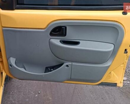 Желтый Рено Кенгу, объемом двигателя 1.5 л и пробегом 339 тыс. км за 3550 $, фото 33 на Automoto.ua