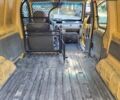 Желтый Рено Кенгу, объемом двигателя 1.6 л и пробегом 265 тыс. км за 3100 $, фото 2 на Automoto.ua
